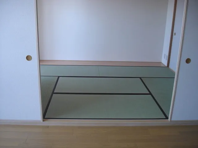 Shibaura Square Heights - Interior - ["Rectangle", "Wood", "Refrigerator"]
