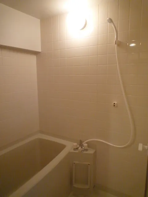 Echopia - Interior - ["Plumbing fixture", "Flooring", "Floor"]