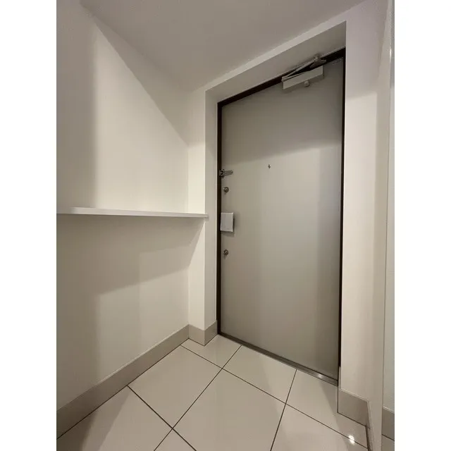 Comforia Live Kiba - Interior - ["Fixture", "Floor", "Door"]