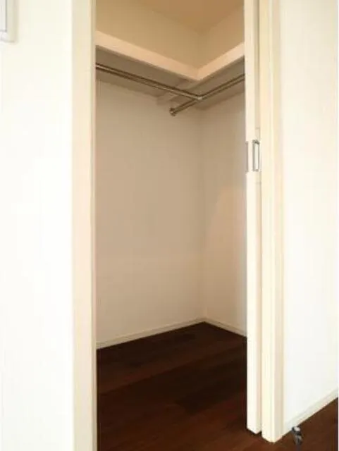 Akasaka Tower Residence Top Of The Hill - Interior - ["Wood", "Property", "Floor"]