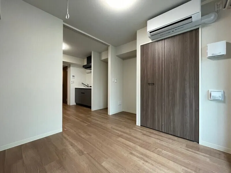 LUMIEC un Toyocho - Interior - ["Flooring", "Floor", "Interior design"]
