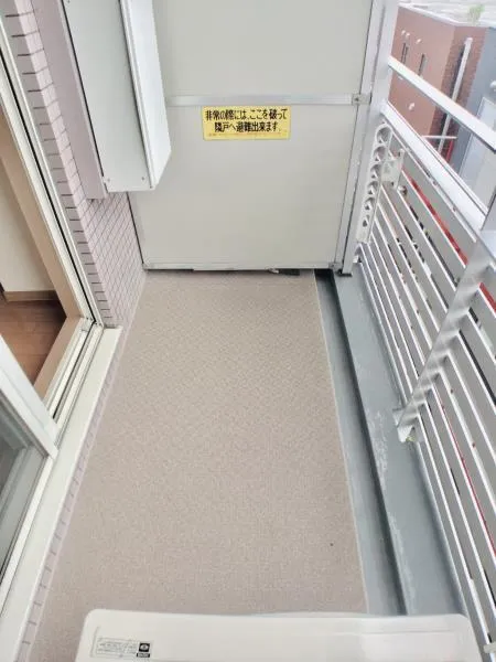 Rix α - Interior - ["Floor", "Glass", "Building material"]