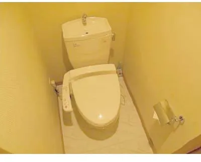 Elflat Takanawadai - Interior - ["Toilet seat", "Toilet", "Plumbing fixture"]