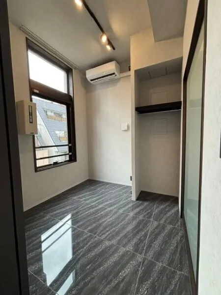 EXAM AKASAKA - Interior - ["Floor", "Ceiling", "Tile Flooring"]