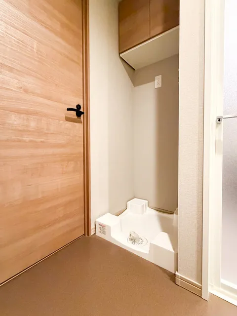 Preasvelta Minowa - Interior - ["Wood", "Flooring", "Floor"]