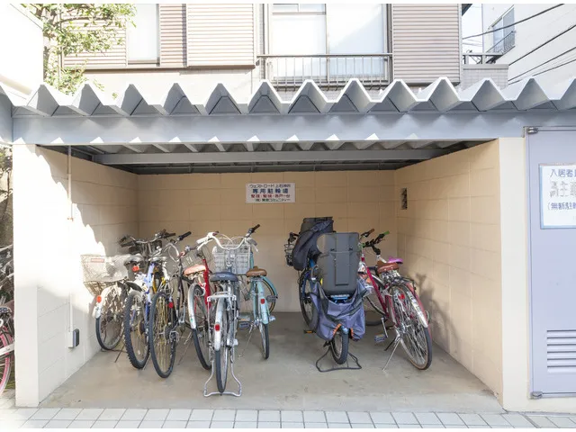 West Road Kamishakujii - Exterior - ["Bicycle", "Wheel", "Tire"]