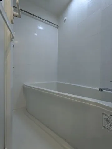 Asyl Court Higashioi - Interior - ["Flooring", "Bathtub", "Floor"]