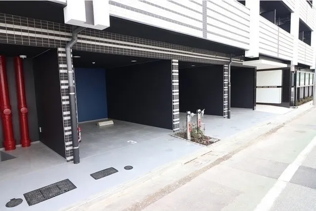 Asyl Court Nishimagome - Other - ["Asphalt", "Road surface", "Rectangle"]