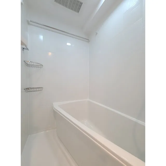Comforia Higashioi II - Interior - ["Bathtub", "Bathroom", "Plumbing fixture"]