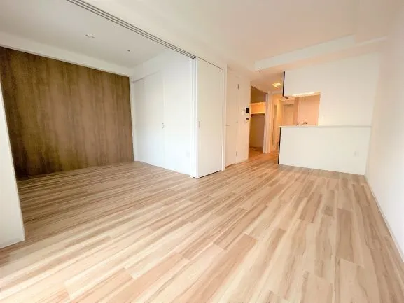 Serenite Fran Shin-Osaka - Interior - ["Wood flooring", "Flooring", "Floor"]