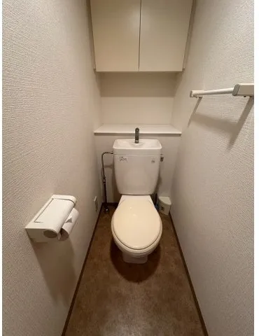 Plaire Tsukishima RIVAGE - Interior - ["Toilet seat", "Toilet", "Plumbing fixture"]