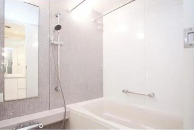 The Tokyo Towers Midtower - Interior - ["White", "Property", "Bathroom"]