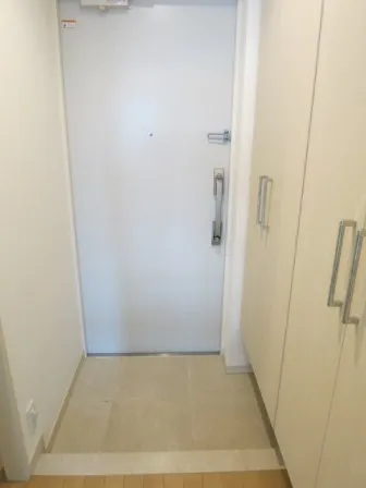 Clio Tokoshi Ginza 2nd Building - Interior - ["Building", "Fixture", "Handle"]
