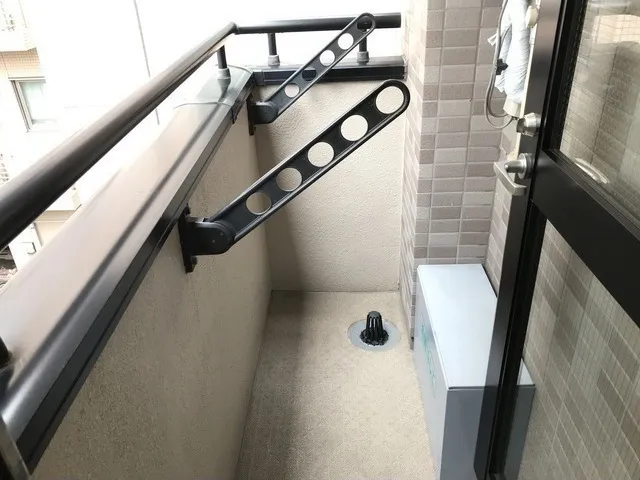 Patio Sangenjaya - Interior - ["Property", "Handrail", "Metal"]