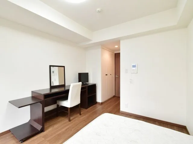 Dearly Alicious Port District Coast - Interior - []
