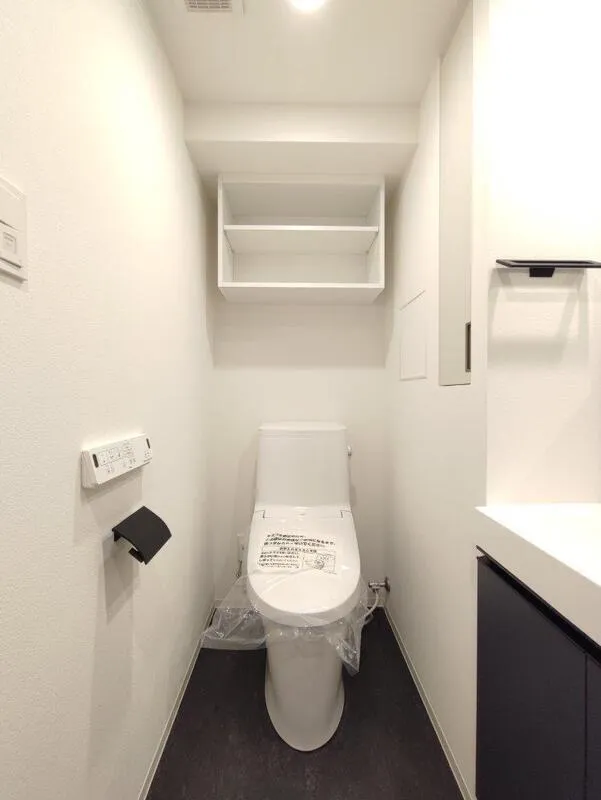 Cross Residence Takadanobaba - Interior - ["Toilet seat", "Flooring", "Plumbing fixture"]