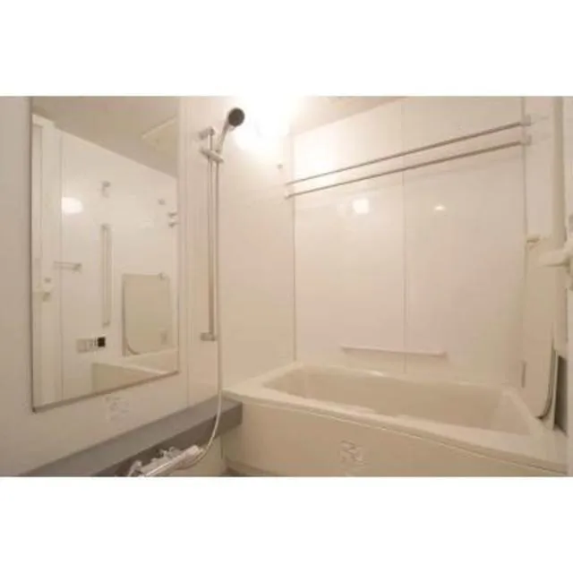 Park Tower Shibaura Bayward Urban Wing - Interior - ["Building", "Bathtub", "Bathroom"]
