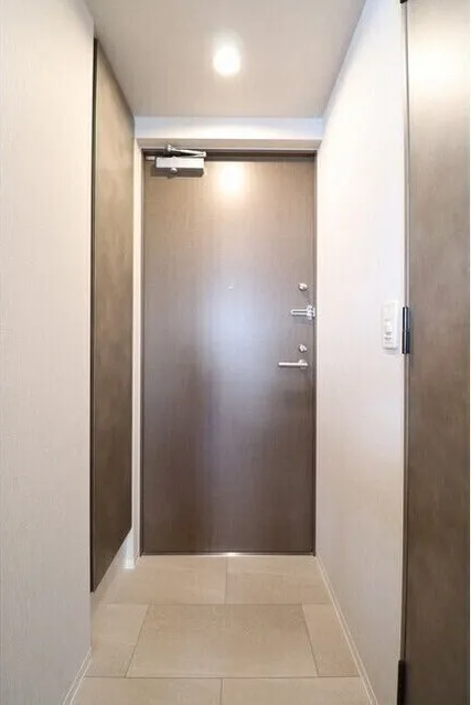 Comforia Liv Ryogoku East - Interior - ["Wood", "Flooring", "Floor"]