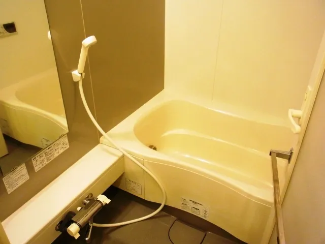 Esty Maison Oshima - Interior - ["Plumbing fixture", "Tap", "Bathtub"]