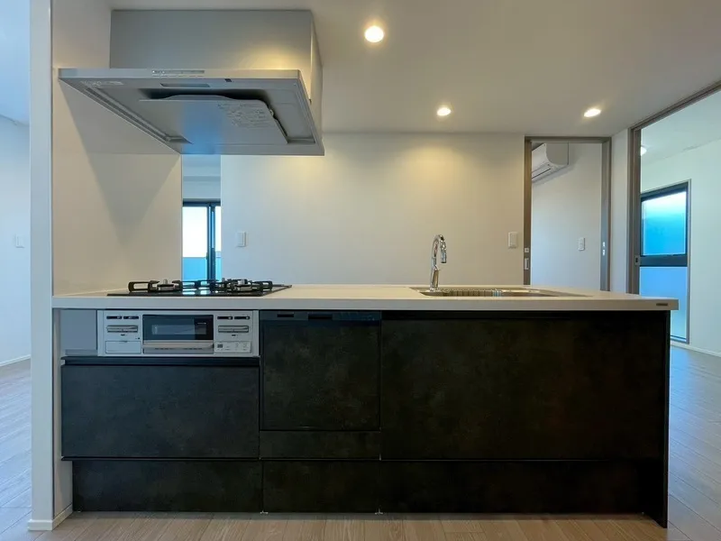 U Residence Higashiyukiya - Interior - ["Kitchen", "Countertop", "Major appliance"]