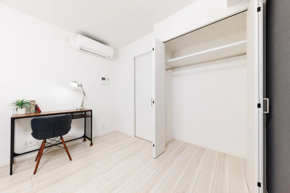 Hmlet Kamata - Interior - ["Flooring", "Wood", "Floor"]