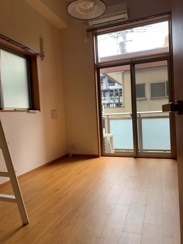 CAVANA Higashikomagata - Interior - ["Wood", "Flooring", "Floor"]