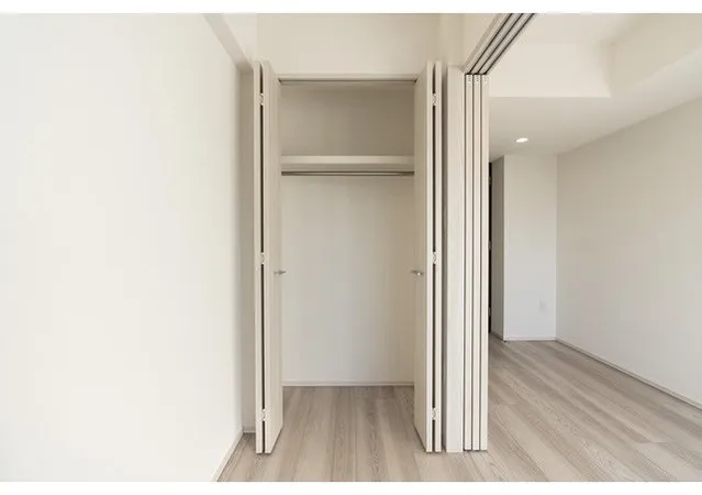 Comforia Liv Shimo-Ochiai - Interior - ["Wood", "Flooring", "Floor"]