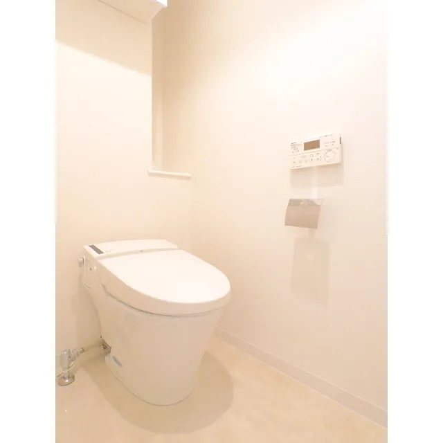 Elstanza Shirokanedai - Interior - ["Toilet seat", "Plumbing fixture", "Toilet"]