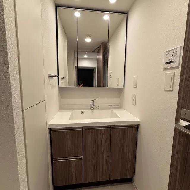 Park Axis Shinagawa Tennozu Isle - Interior - ["Flooring", "Floor", "Interior design"]
