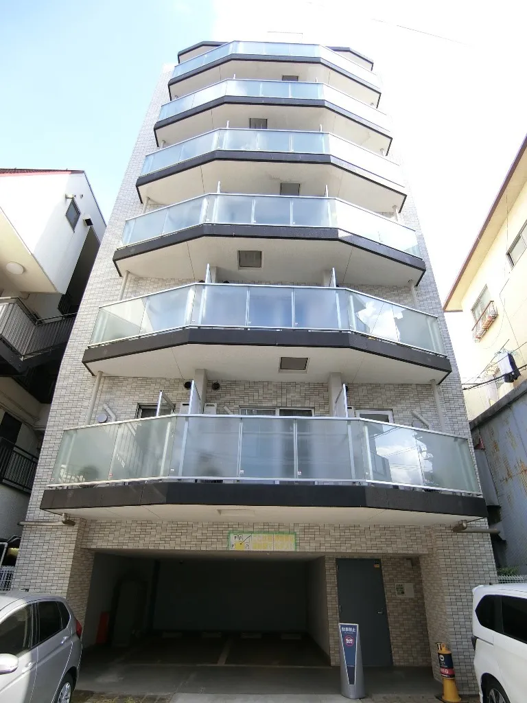 Douai College Of Arts II - Exterior - ["Land vehicle", "Tire", "Building"]