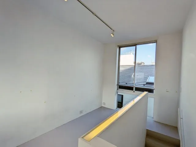 Faret Yoyogi Uehara - Interior - ["Fixture", "Window", "Building"]