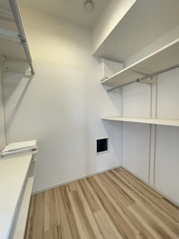 Crevia Rigze Kamata Nishi - Interior - ["Flooring", "Wood", "Floor"]