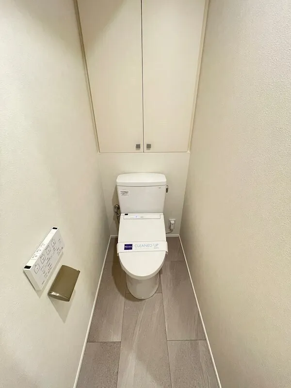 Residia Tsukishima II - Interior - ["Toilet", "Toilet seat", "Building"]