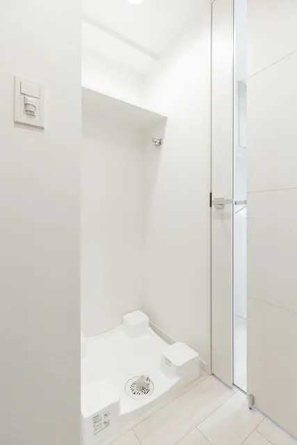 JPnoie Monzennakacho - Interior - ["Building", "Fixture", "Flooring"]