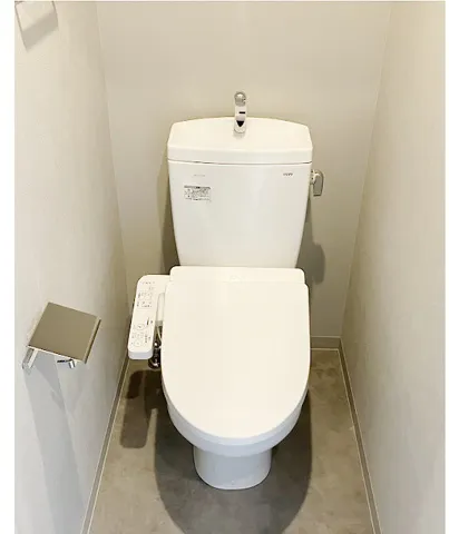 Open Bloom Shibuya Honmachi - Interior - ["Toilet seat", "Toilet", "Plumbing fixture"]