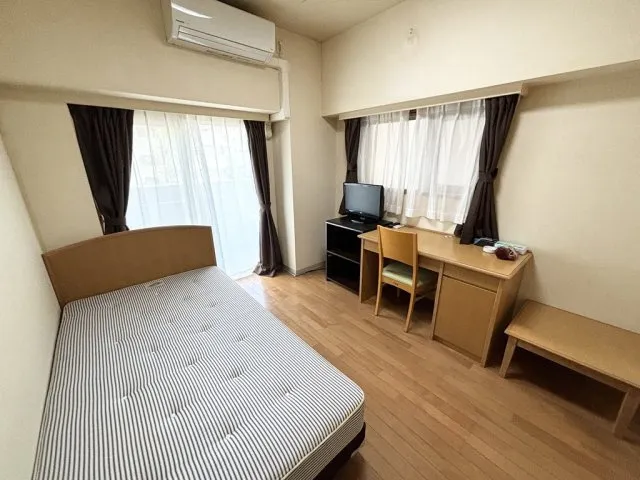 Doel Inn Tsukishima - Interior - ["Wood", "Furniture", "Flooring"]