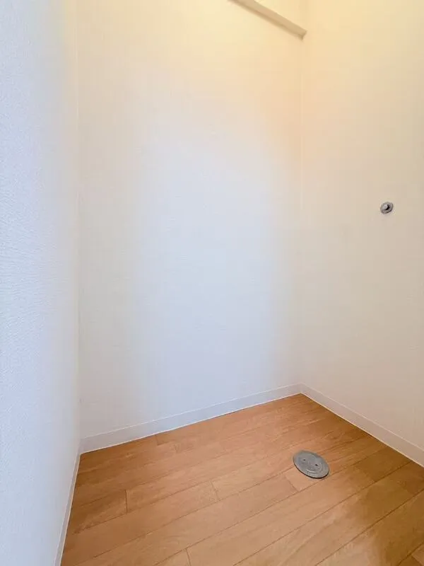 Tsukasa Corporas - Interior - ["Flooring", "Wood", "Floor"]