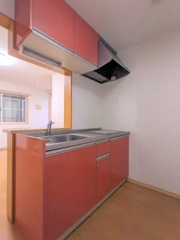 Seraphim - Interior - ["Kitchen Sink", "Kitchen", "Wood"]