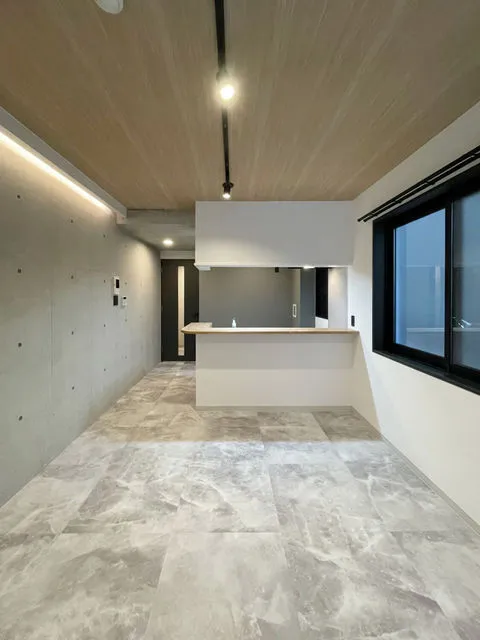 Destino Residencia Arakawa - Interior - ["Flooring", "Wall", "Ceiling"]