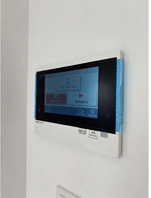 Season Flats Omorinishi - Interior - ["Electronic device", "Display device", "Technology"]