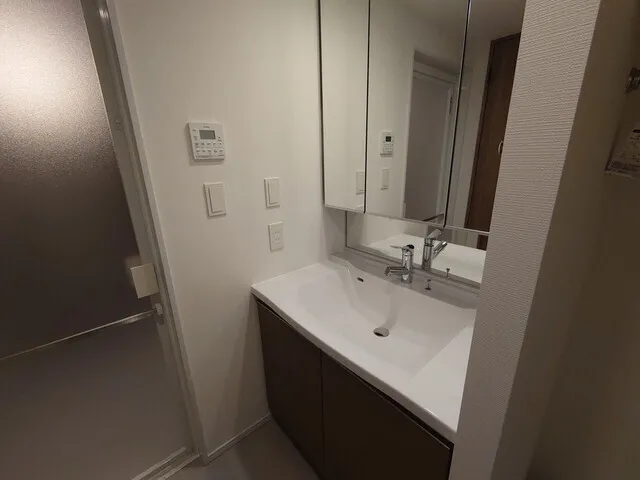 Park Tower Kachidoki South Building - Interior - ["Flooring", "Floor", "Interior design"]