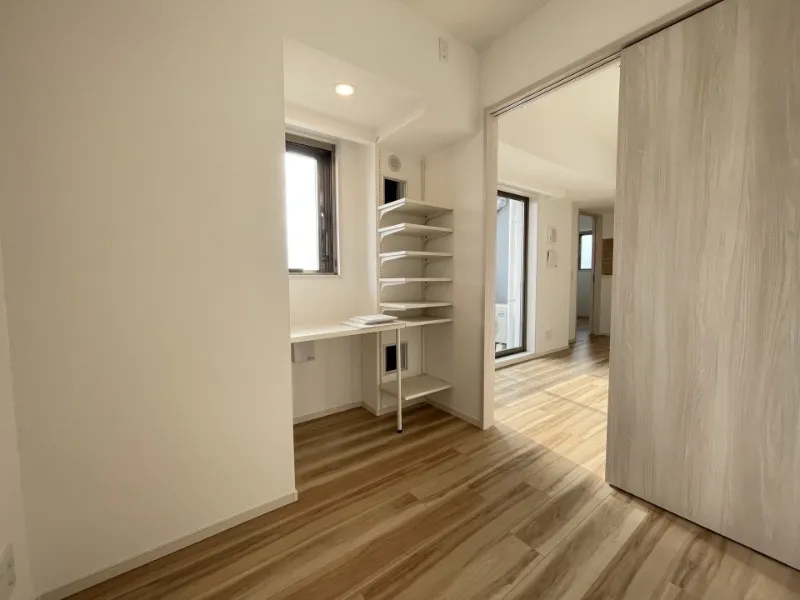 Crevia Rigze Kamata Nishi - Interior - ["Flooring", "Wood flooring", "Floor"]