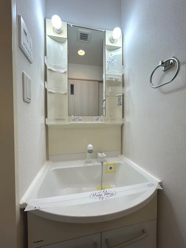 NST BuildingⅢ - Interior - ["Plumbing fixture", "Bathroom Sink", "Plumbing"]