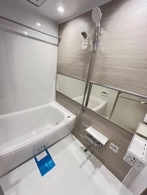Residia Minamisenju - Interior - ["Plumbing fixture", "Interior design", "Flooring"]