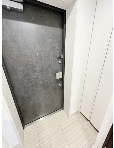 Dearly Awesome Tokyo South Palace - Interior - ["Flooring", "Floor", "Grey"]
