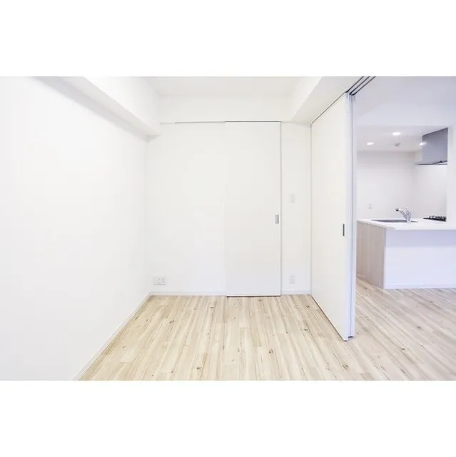 Comforia Live Nishikasai - Interior - ["Sink", "Tap", "Building"]