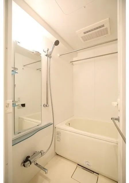 Comforia Kasuga Tomisaka - Interior - ["Plumbing fixture", "Flooring", "Interior design"]