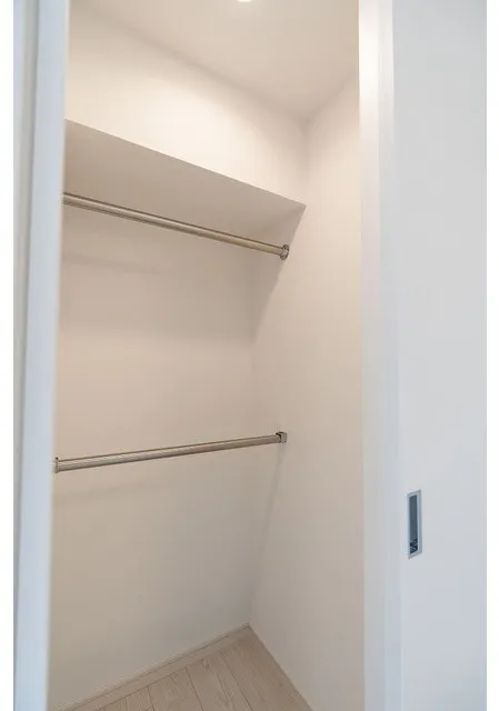 Comforia Oji - Interior - ["Fixture", "Building", "Wood"]