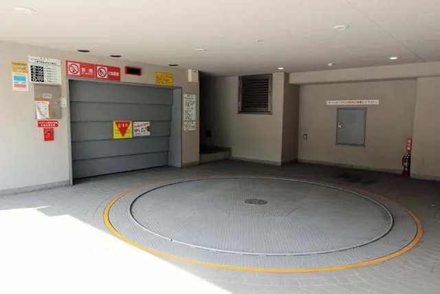 Comforia Harajuku - Interior - ["Room", "Sport venue", "Floor"]