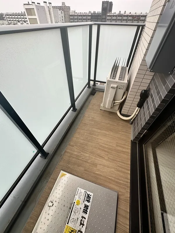 La Tierra Ojima - Interior - ["Floor", "Glass", "Apartment"]
